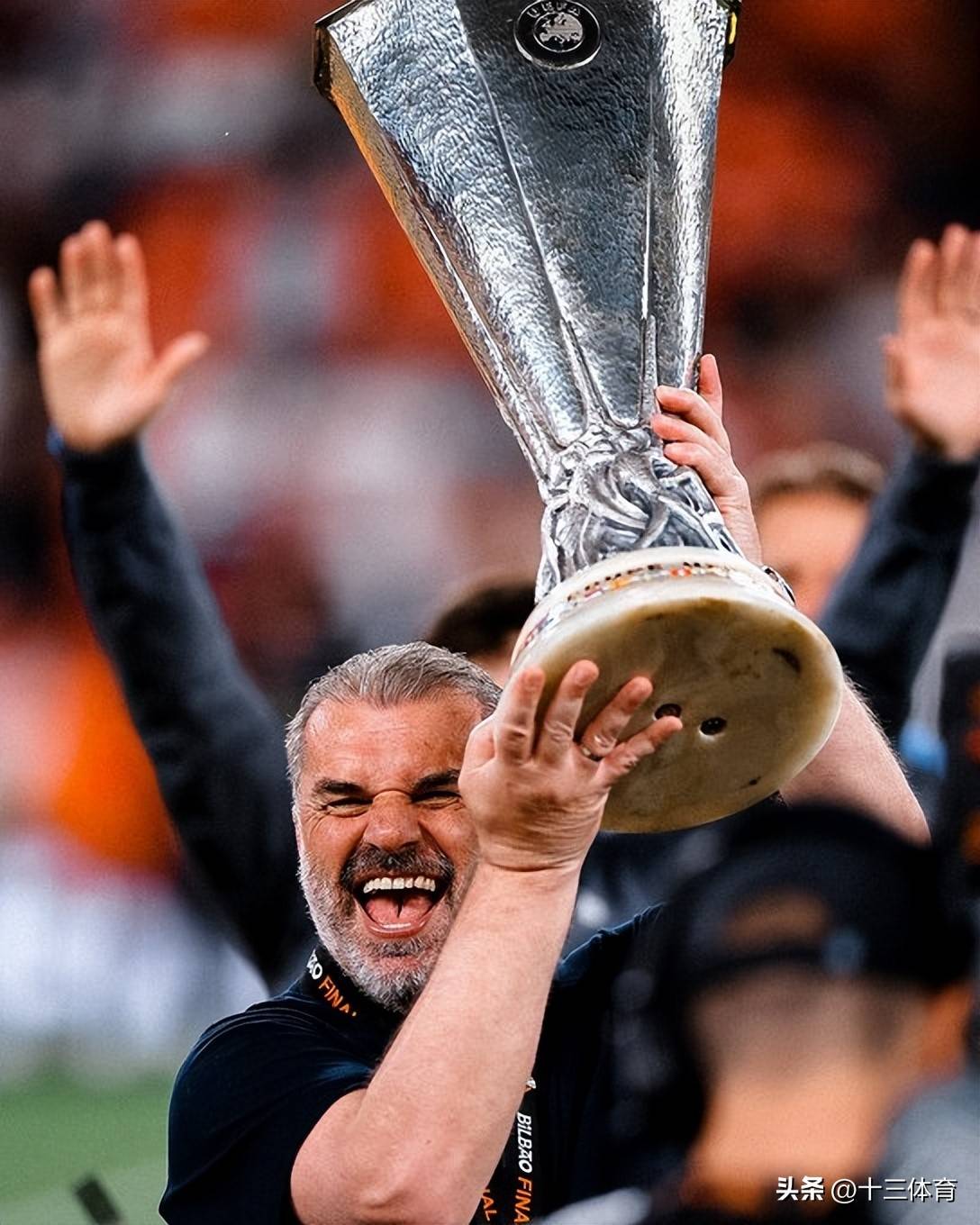 包含今晚突围战来临；皇家马德里围绕欧联复出首秀；悬念犹存；纪律约束更严格的词条