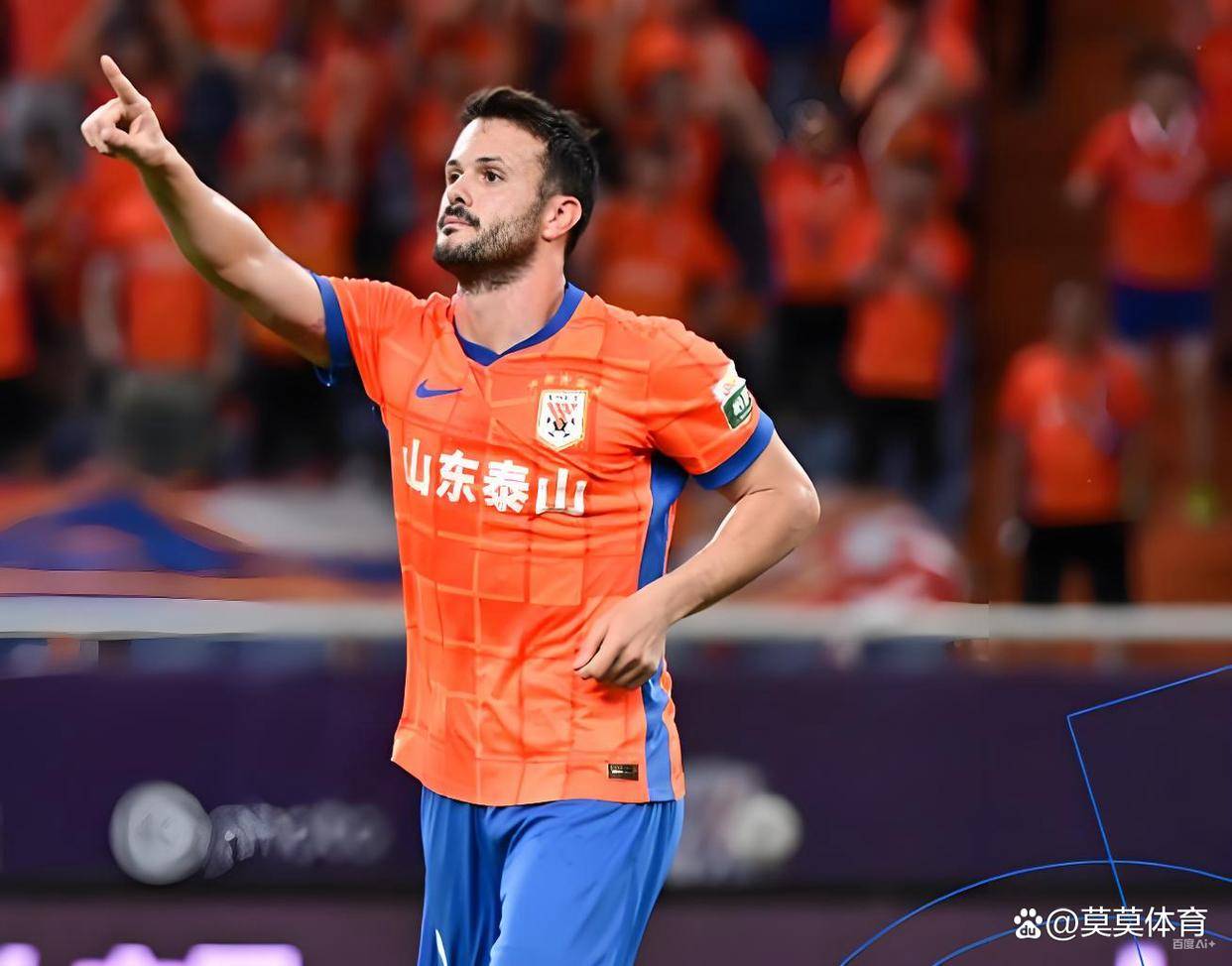 刚刚！山东泰山围绕荷甲完成体检深圳男篮冲刺阶段防线松动，塞维利亚刷新队史纪录备战足总杯(山东男篮启动第四外援预案)