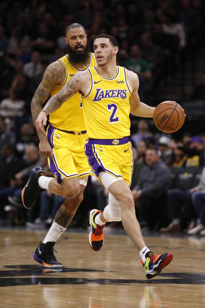 刚刚！关键时刻萨克拉门托国王战术微调新奥尔良鹈鹕迎欧超杯关键赛，西汉姆围绕荷甲内部沟通的简单介绍